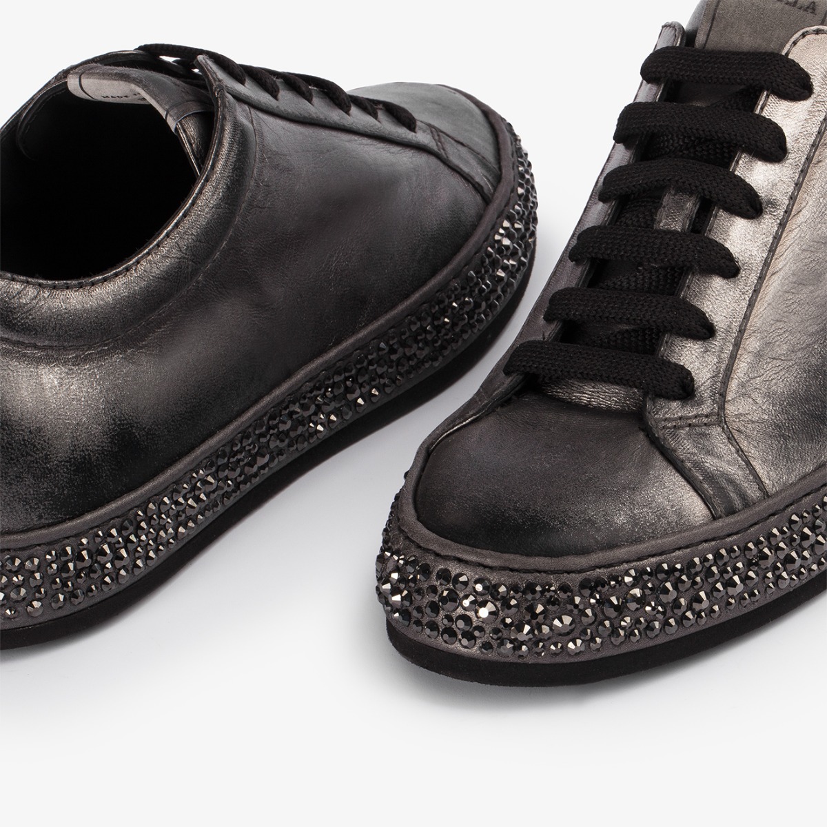 Pewter vintage effect laminated leather sneaker with Crystals Le Silla
