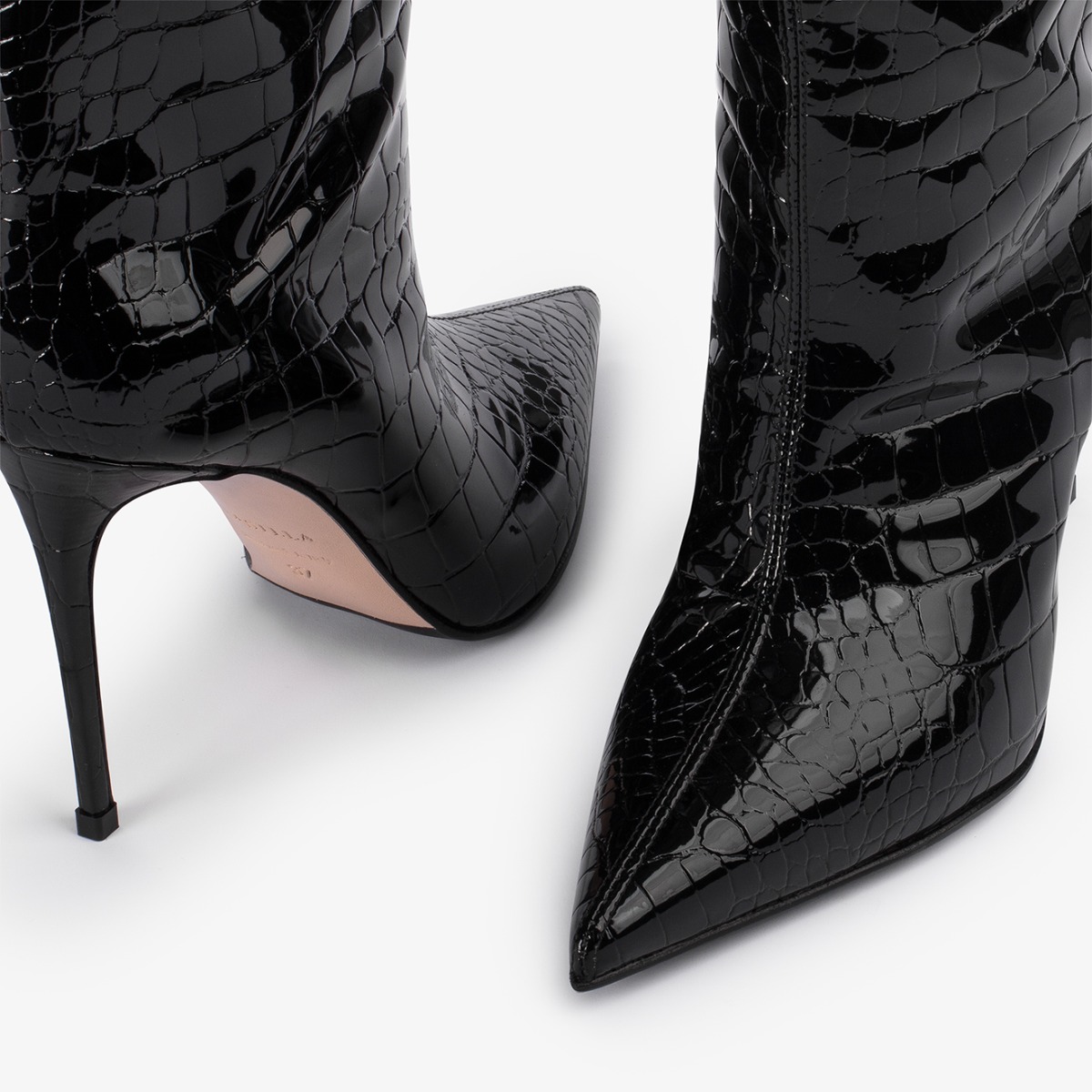Black crocodile print knee boot - Le Silla