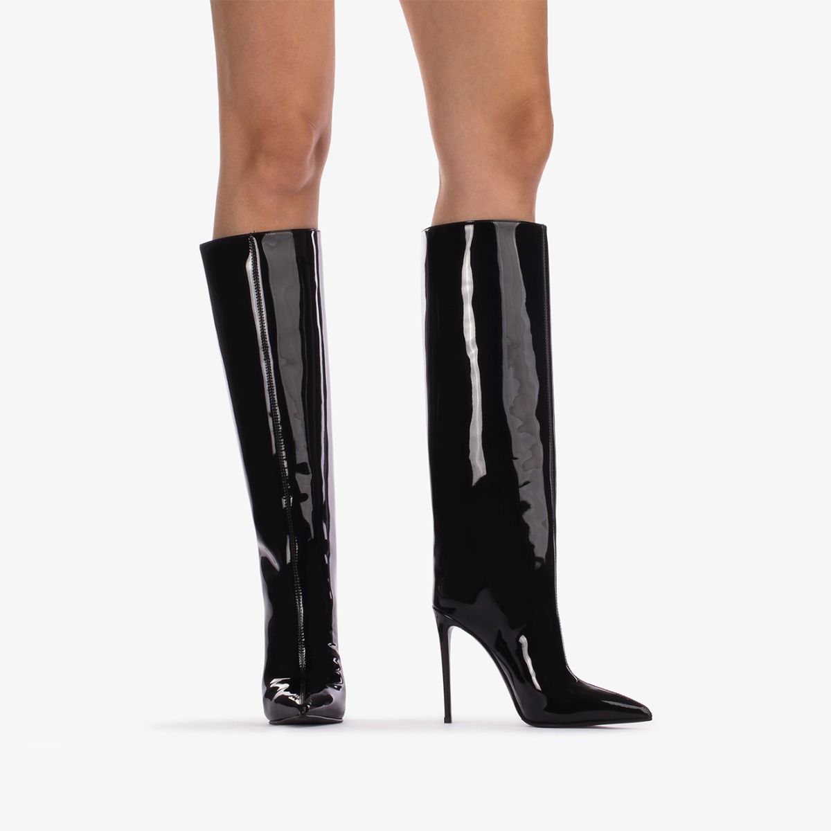 お待たせ! Black vinyl knee boot - Le Silla 靴