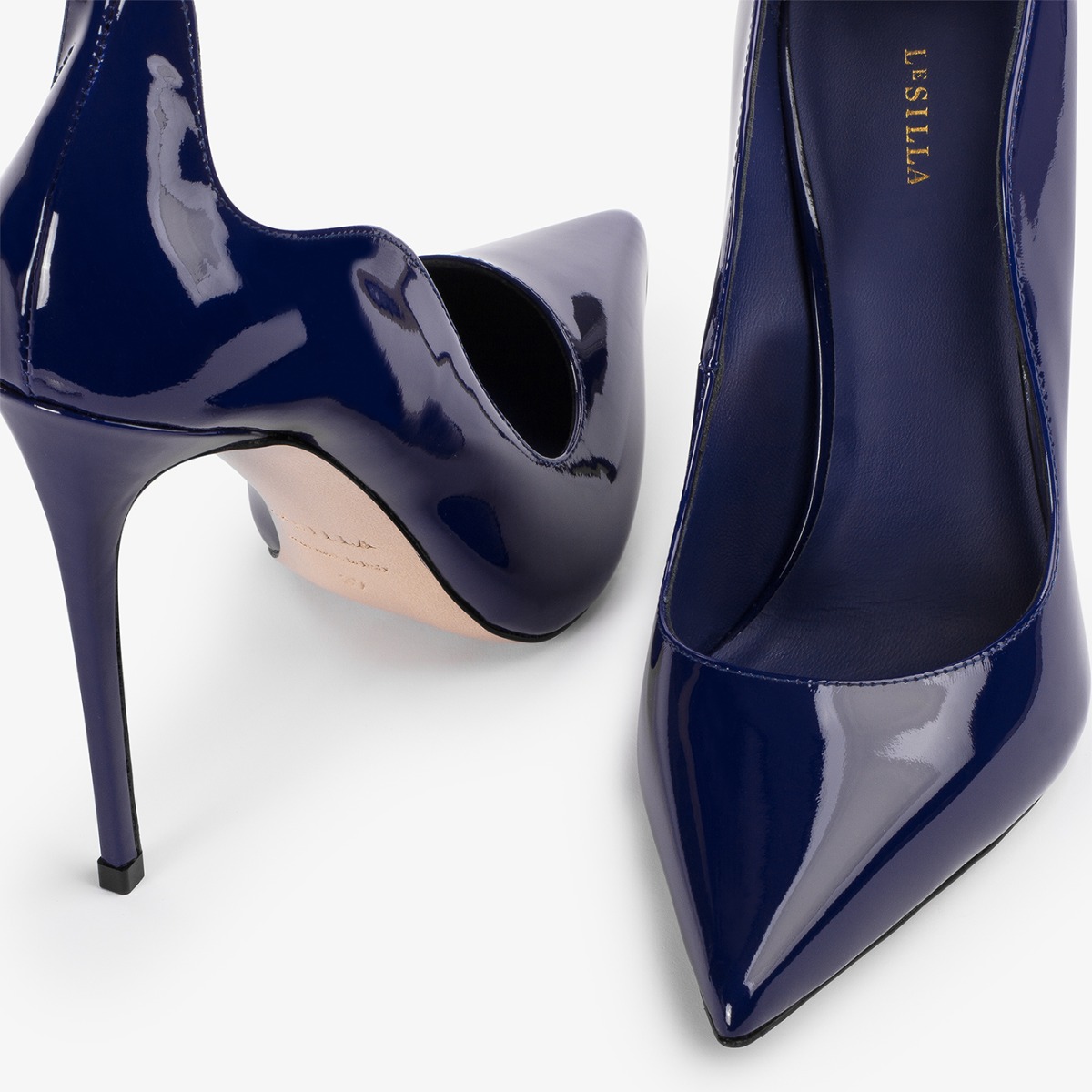 Blue patent leather pumps shop