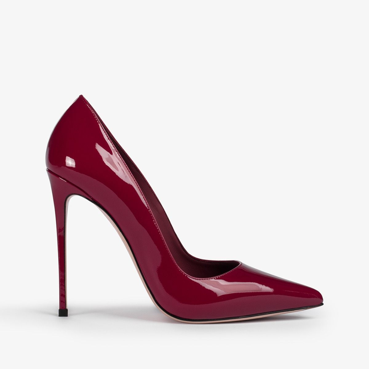 Red pumps online clearance