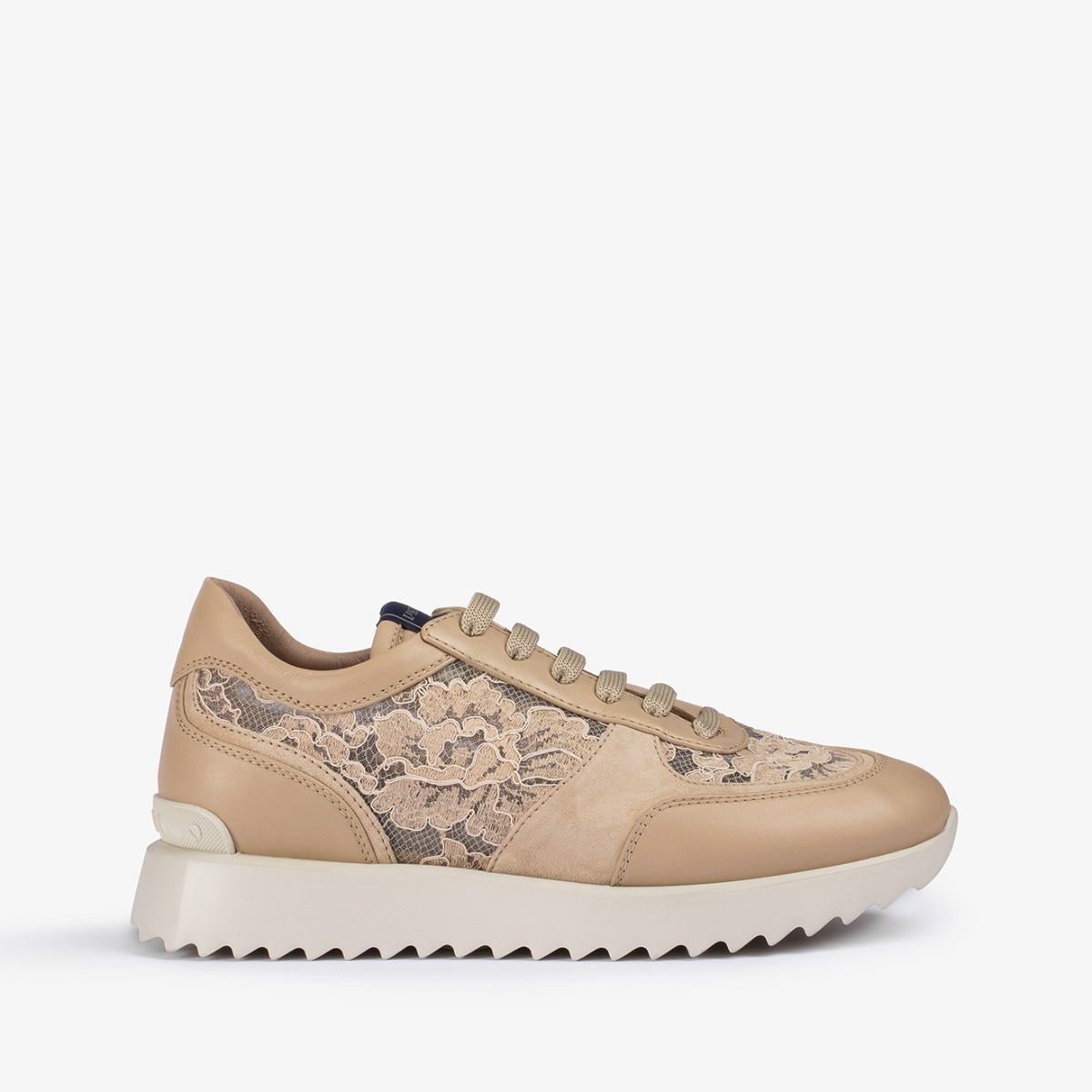CLAIRE RUNNING - Le Silla | Official Online Store