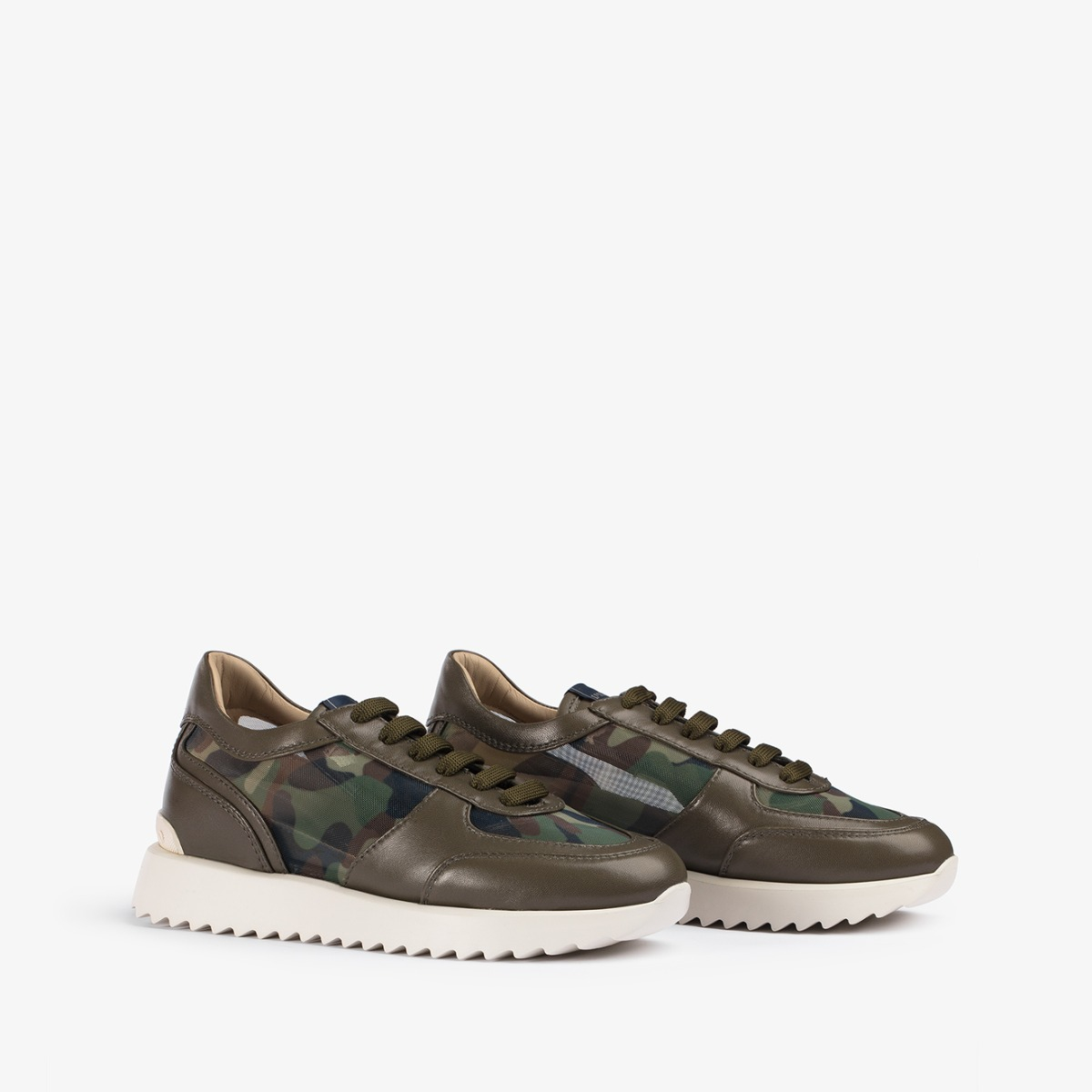 CLAIRE RUNNING - Le Silla | Official Online Store