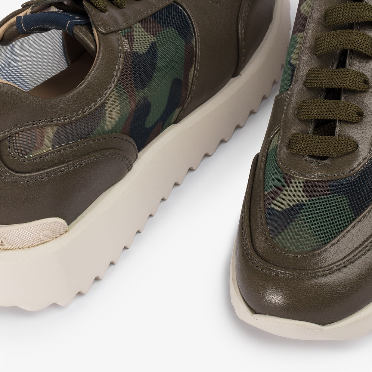 CLAIRE RUNNING - Le Silla | Official Online Store