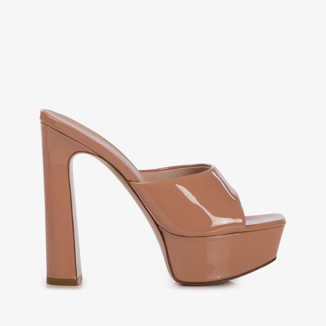 Le Silla Sandalo con plateau vernice nude phard